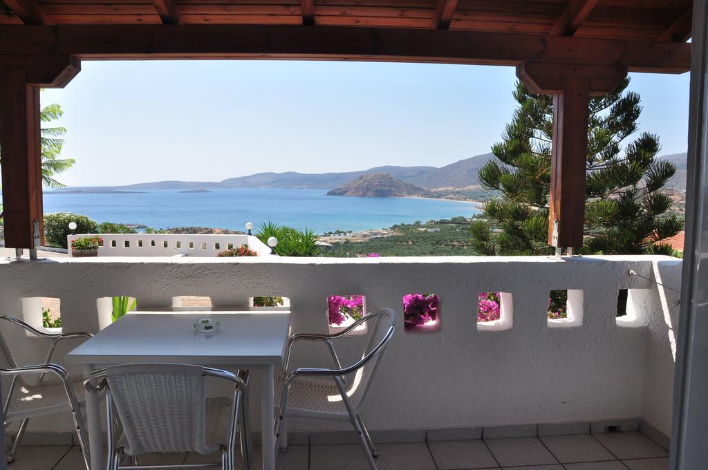 Castri Village Hotel Palekastro Exterior photo